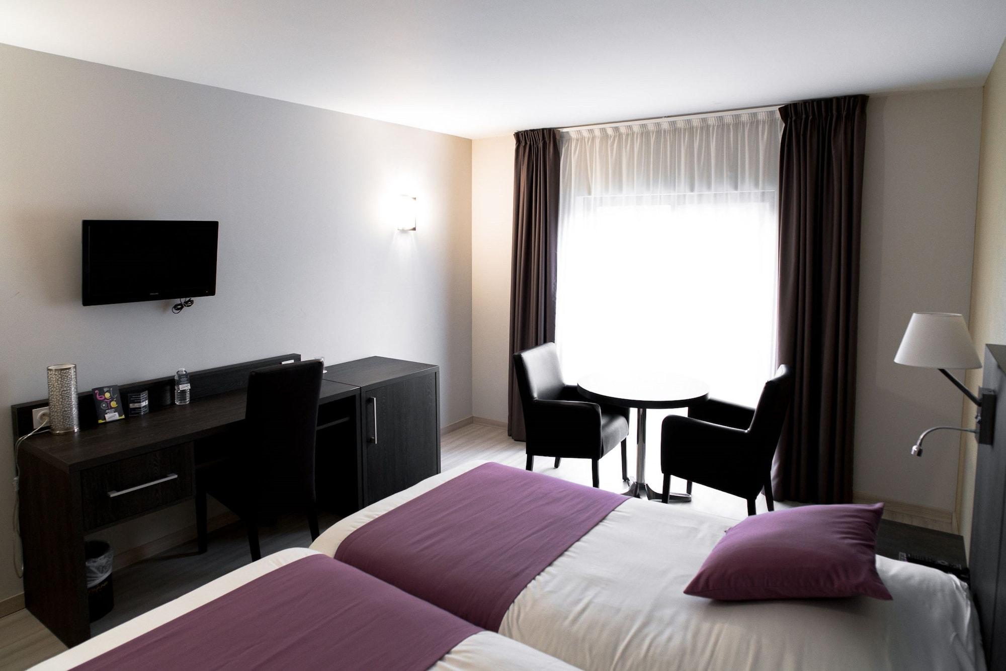 Ariane Hotel Fos Sur Mer โฟส์-ซูร์-แมร์ ภายนอก รูปภาพ