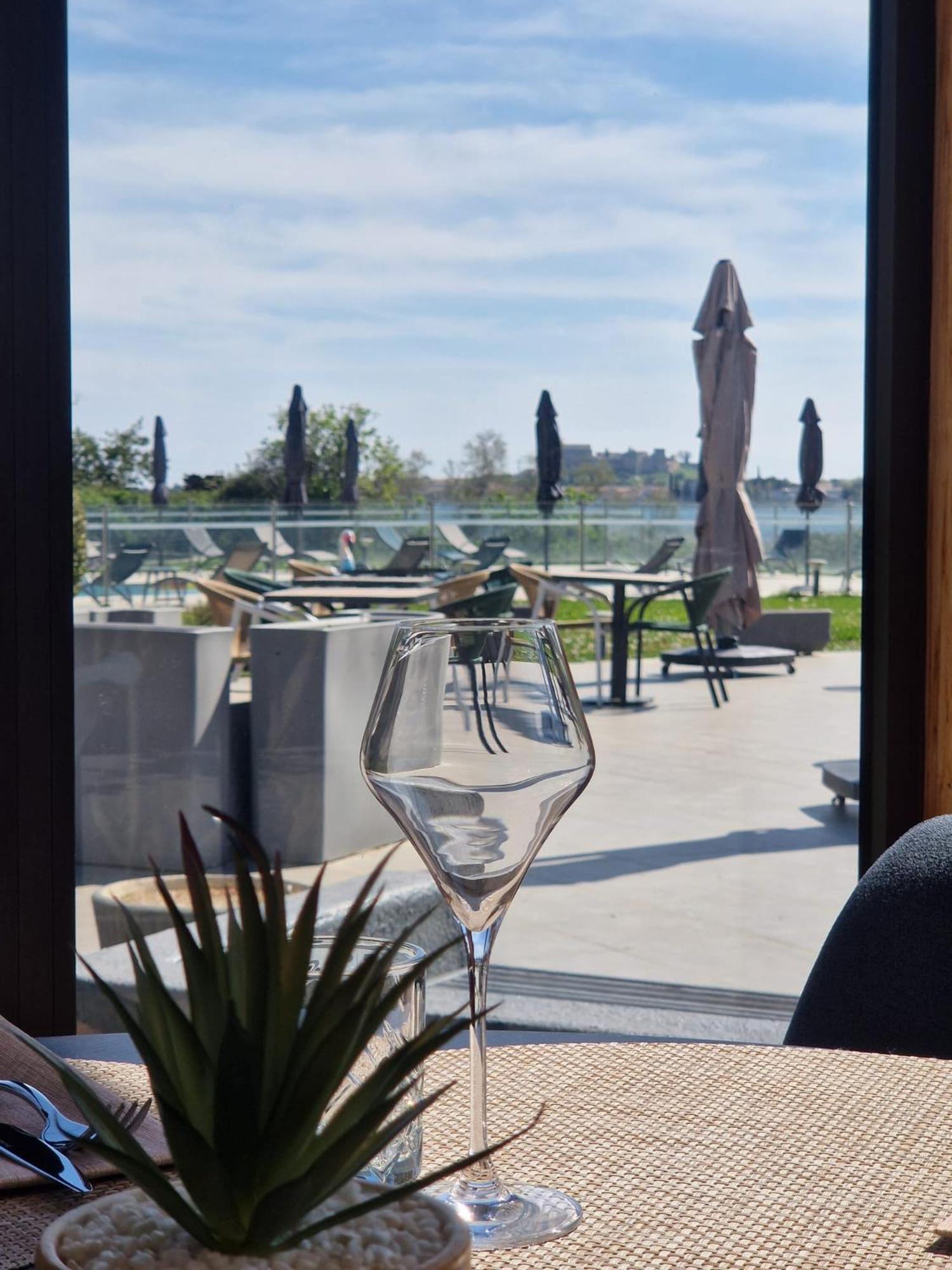 Ariane Hotel Fos Sur Mer โฟส์-ซูร์-แมร์ ภายนอก รูปภาพ