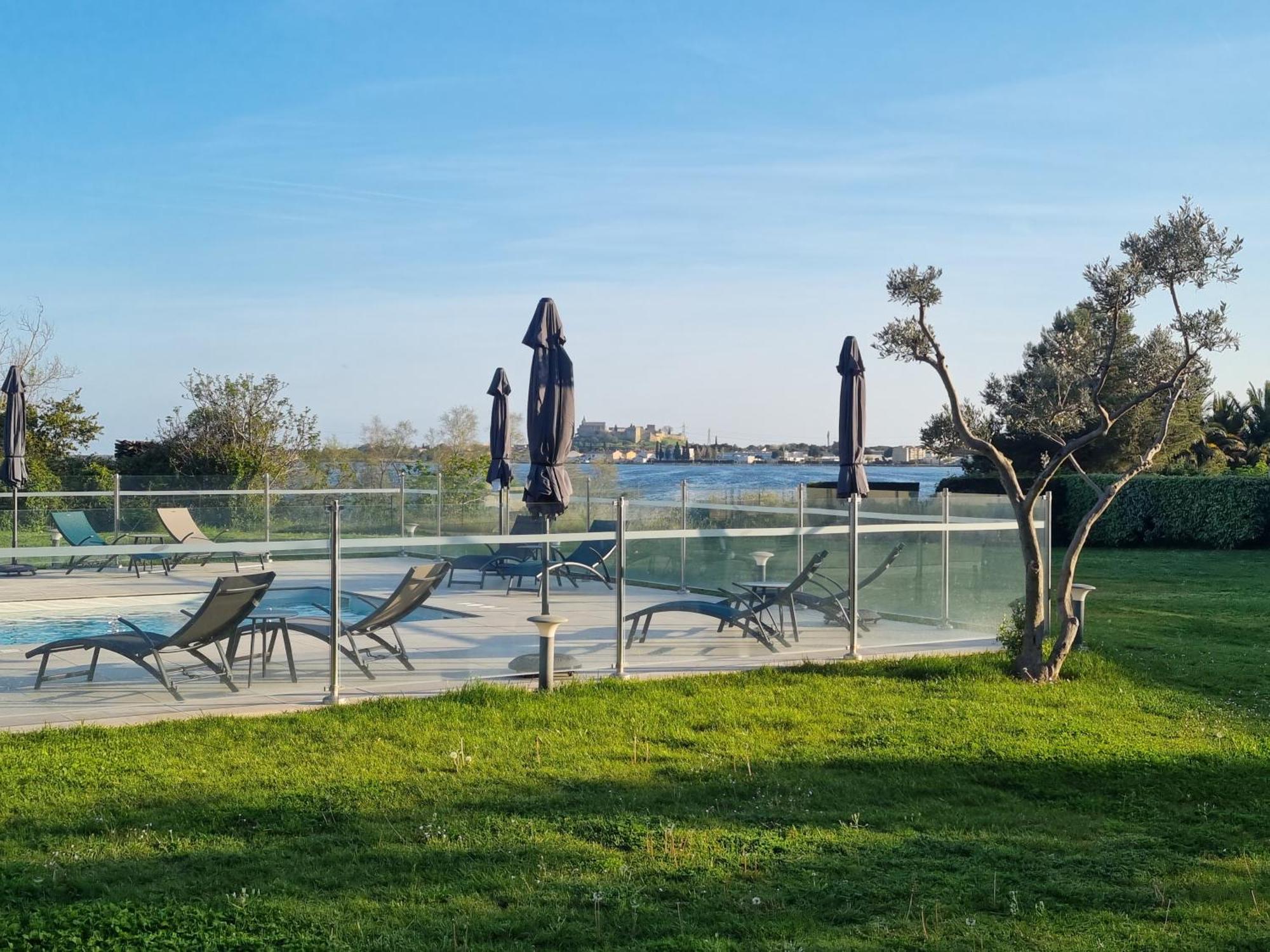 Ariane Hotel Fos Sur Mer โฟส์-ซูร์-แมร์ ภายนอก รูปภาพ