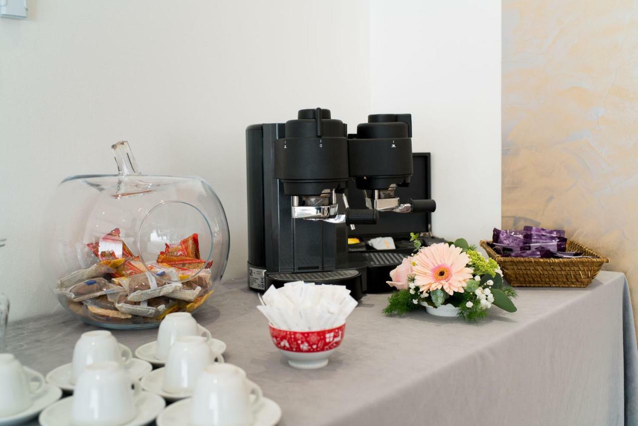 Ariane Hotel Fos Sur Mer โฟส์-ซูร์-แมร์ ภายนอก รูปภาพ